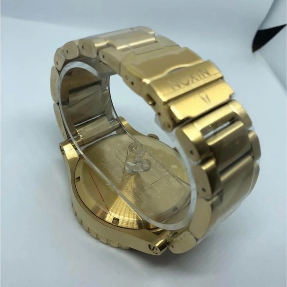 Nixon 51-30 Chrono Watch - Picture 4 of 5